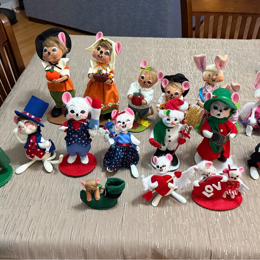 Annalee Holiday Mouse and Snowman Decor Set - Red, Green, White